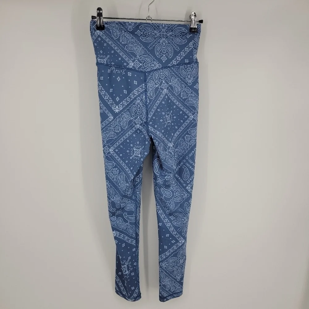 American Eagle Blue Bandana Everything Leggings  Size Small‎